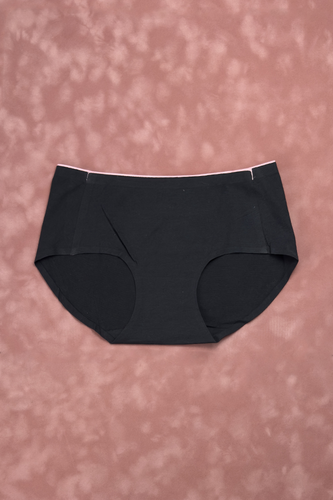 شورت زنانه پانیذ لیزری مشکی