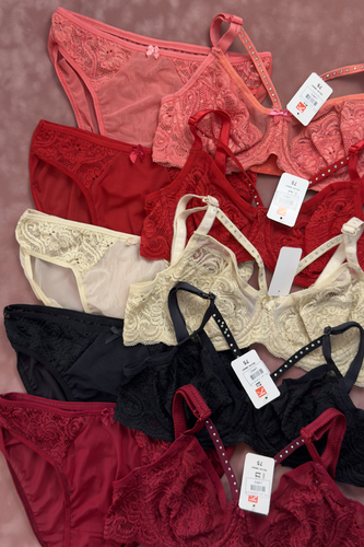 ست کارن شورت و سوتین فنردار دانتل کد 3150