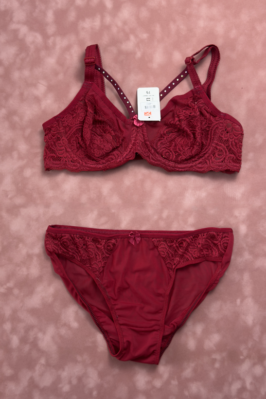 ست کارن شورت و سوتین فنردار دانتل کد 3150 زرشکی