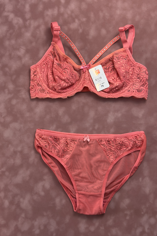 ست کارن شورت و سوتین فنردار دانتل کد 3150 گلبه ای